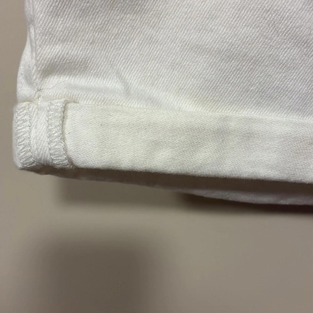 Maurice’s white denim shorts size 9/10 - Picture 3 of 6